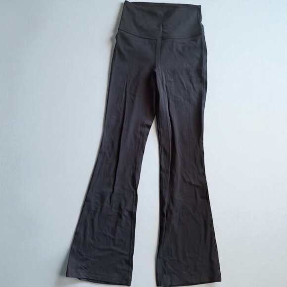 NEW Lululemon Groove Super-High-Rise Flared,  Black,  Size 6 - Picture 2 of 4